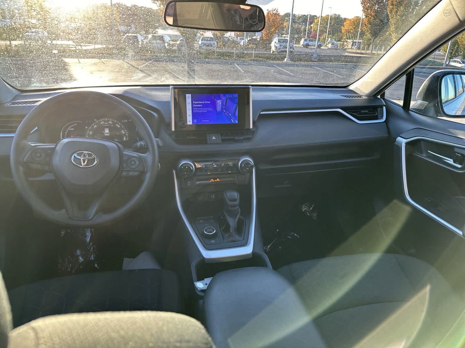 2024 Toyota RAV4 Hybrid XLE 27