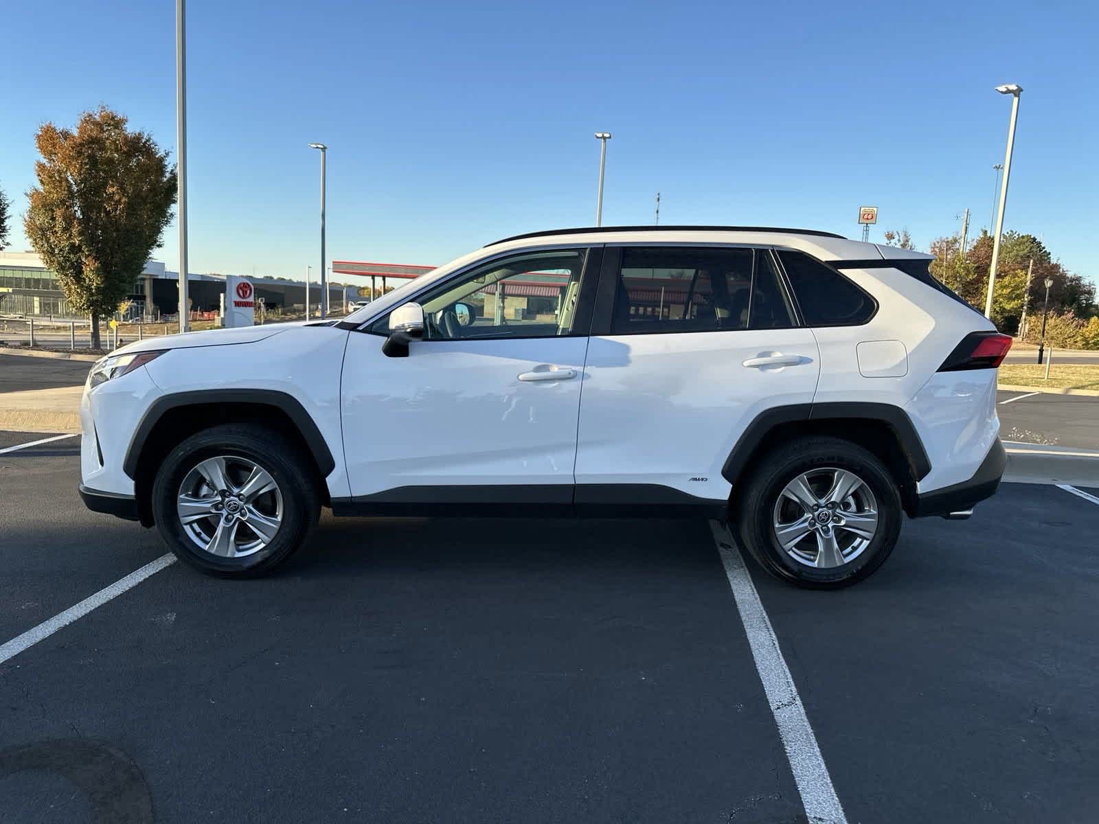 2024 Toyota RAV4 Hybrid XLE 6