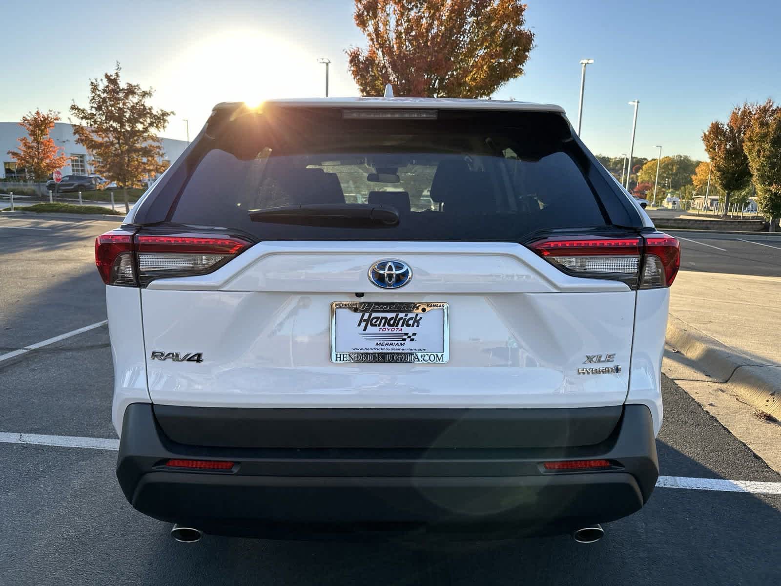 2024 Toyota RAV4 Hybrid XLE 8