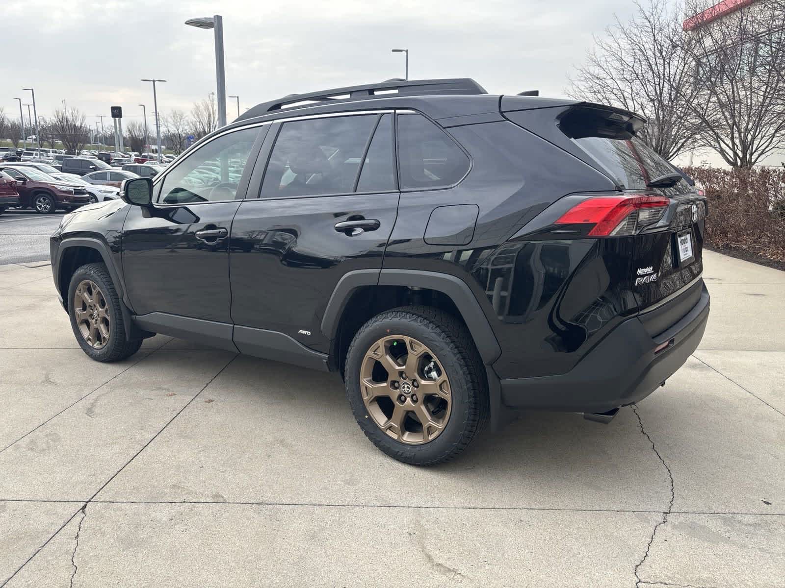 2025 Toyota RAV4 Hybrid Woodland 6