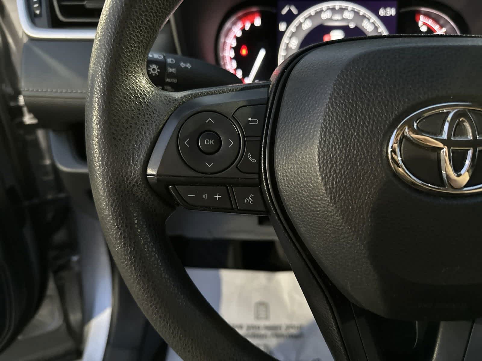 2023 Toyota RAV4 XLE 17