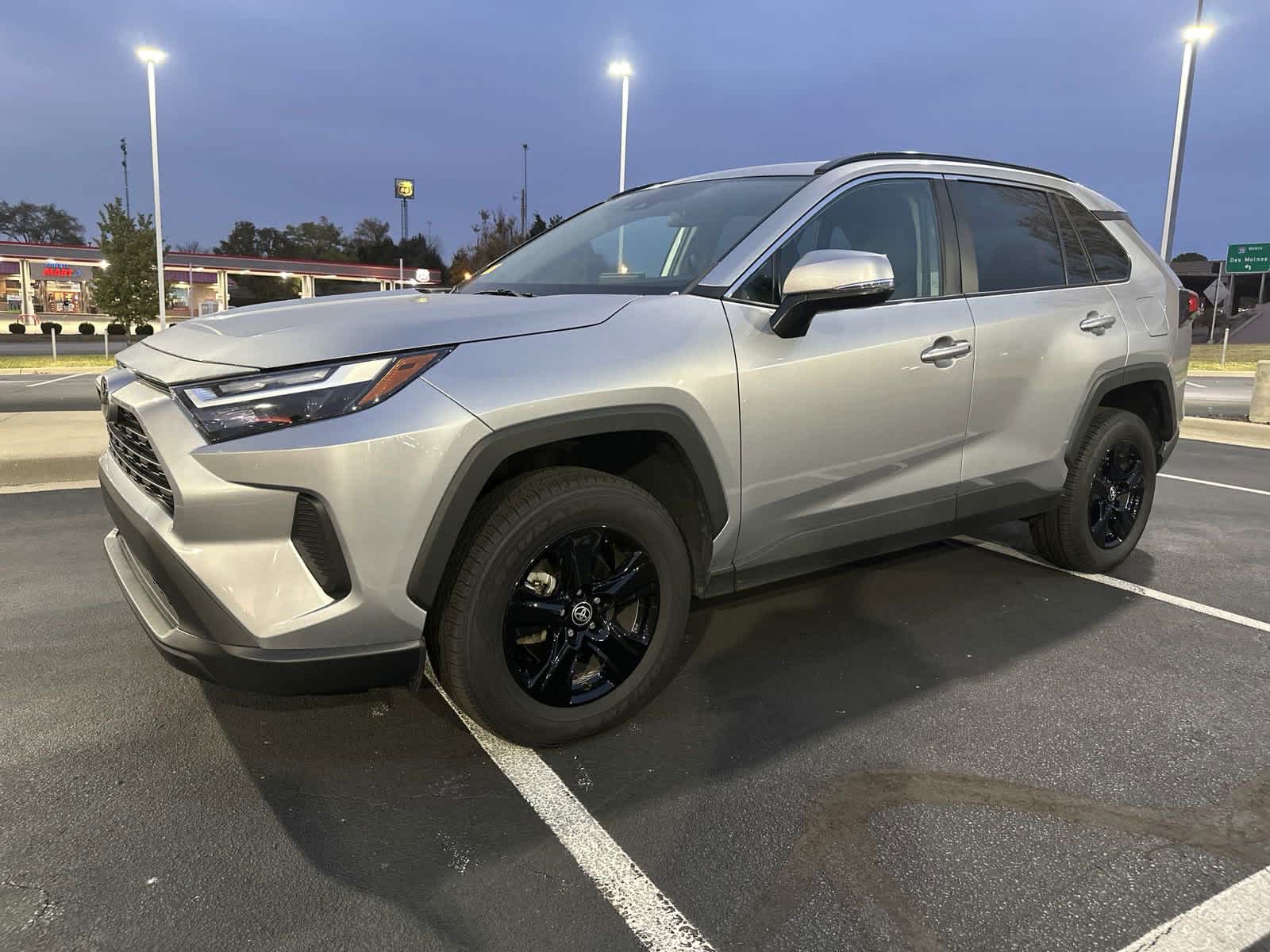 2023 Toyota RAV4 XLE 3