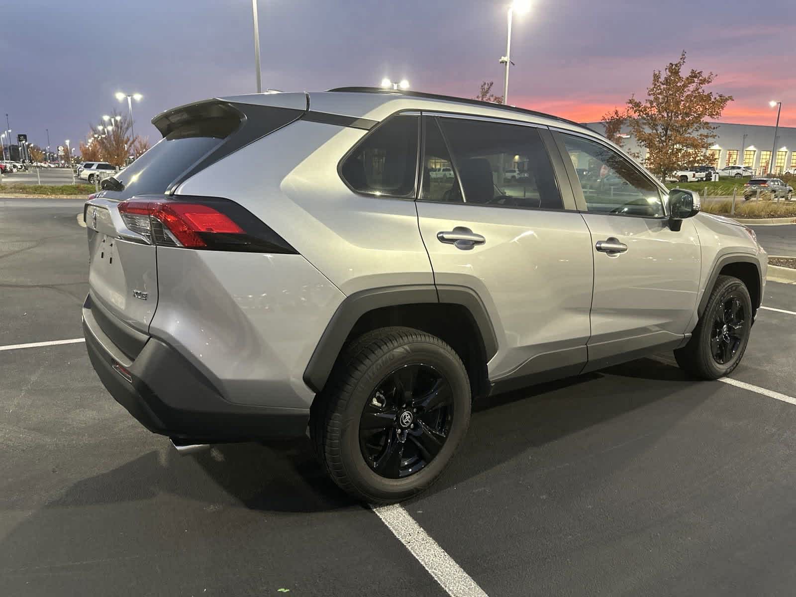 2023 Toyota RAV4 XLE 8