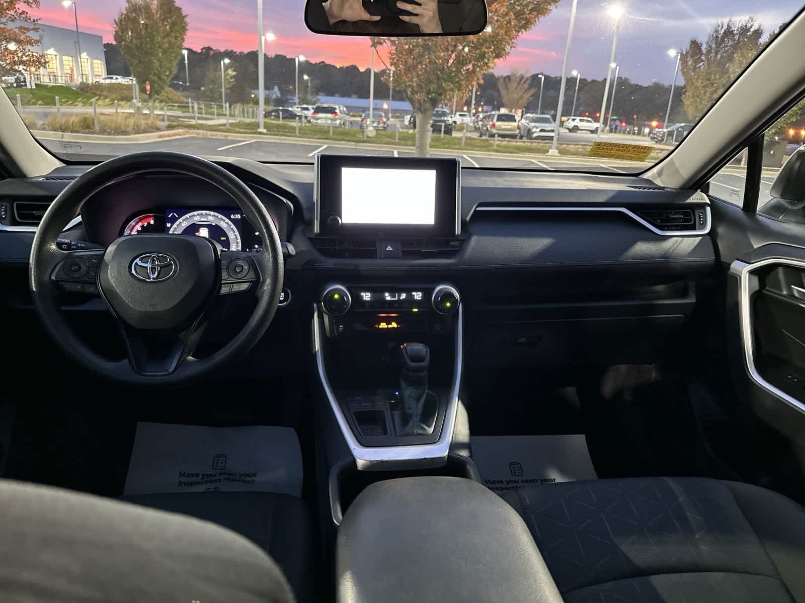 2023 Toyota RAV4 XLE 26