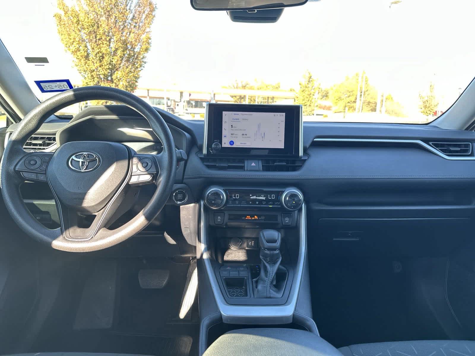 2023 Toyota RAV4 XLE 27