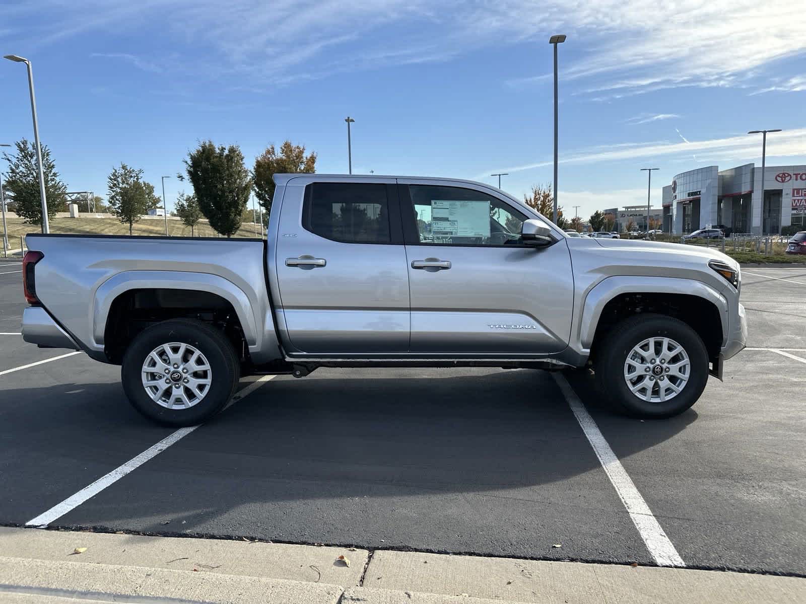 2024 Toyota Tacoma SR5 Double Cab 5 Bed AT 9