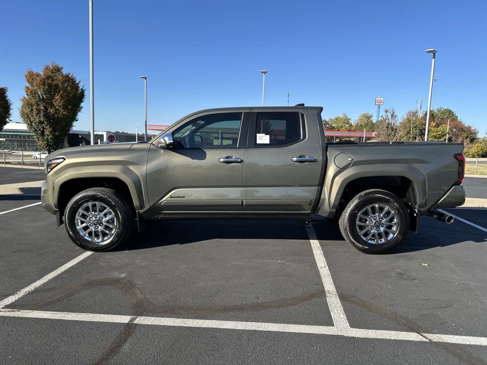 2024 Toyota Tacoma Limited Double Cab 5 Bed AT 5