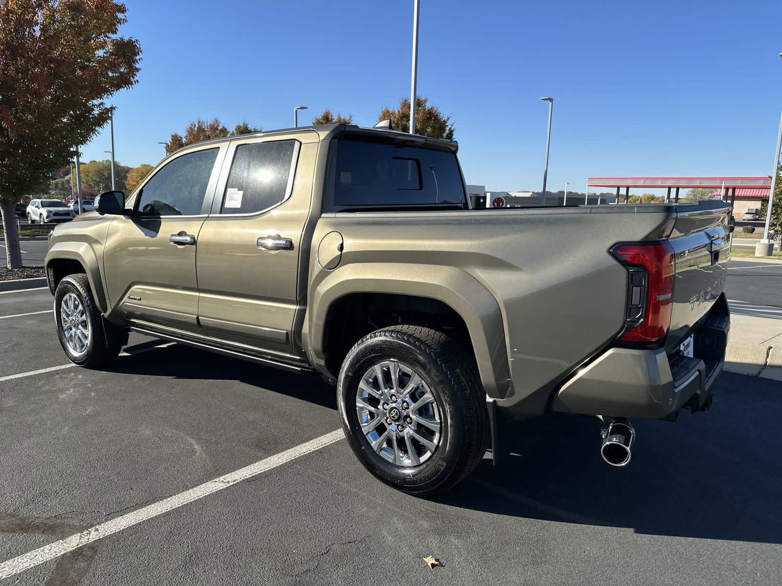 2024 Toyota Tacoma Limited Double Cab 5 Bed AT 6