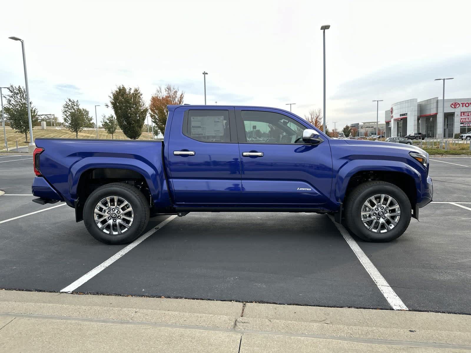 2024 Toyota Tacoma Limited Double Cab 5 Bed AT 9