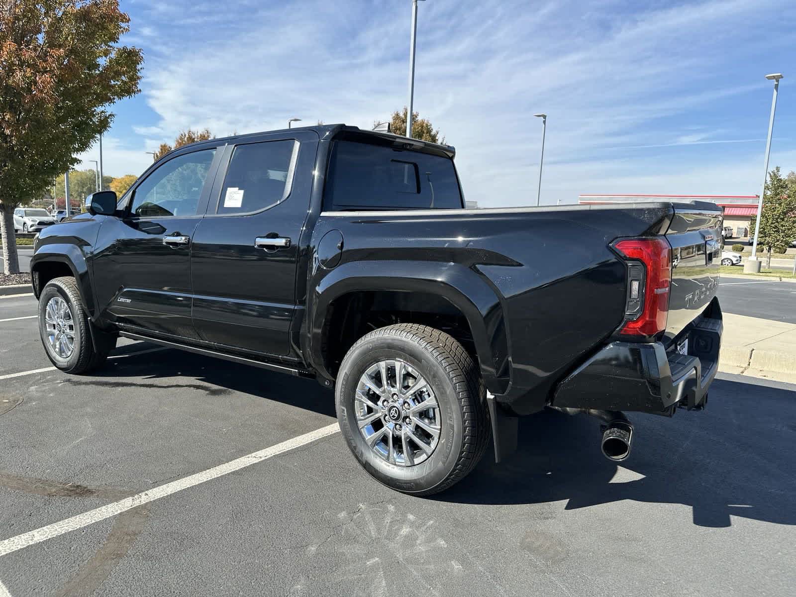 2024 Toyota Tacoma Limited Double Cab 5 Bed AT 6