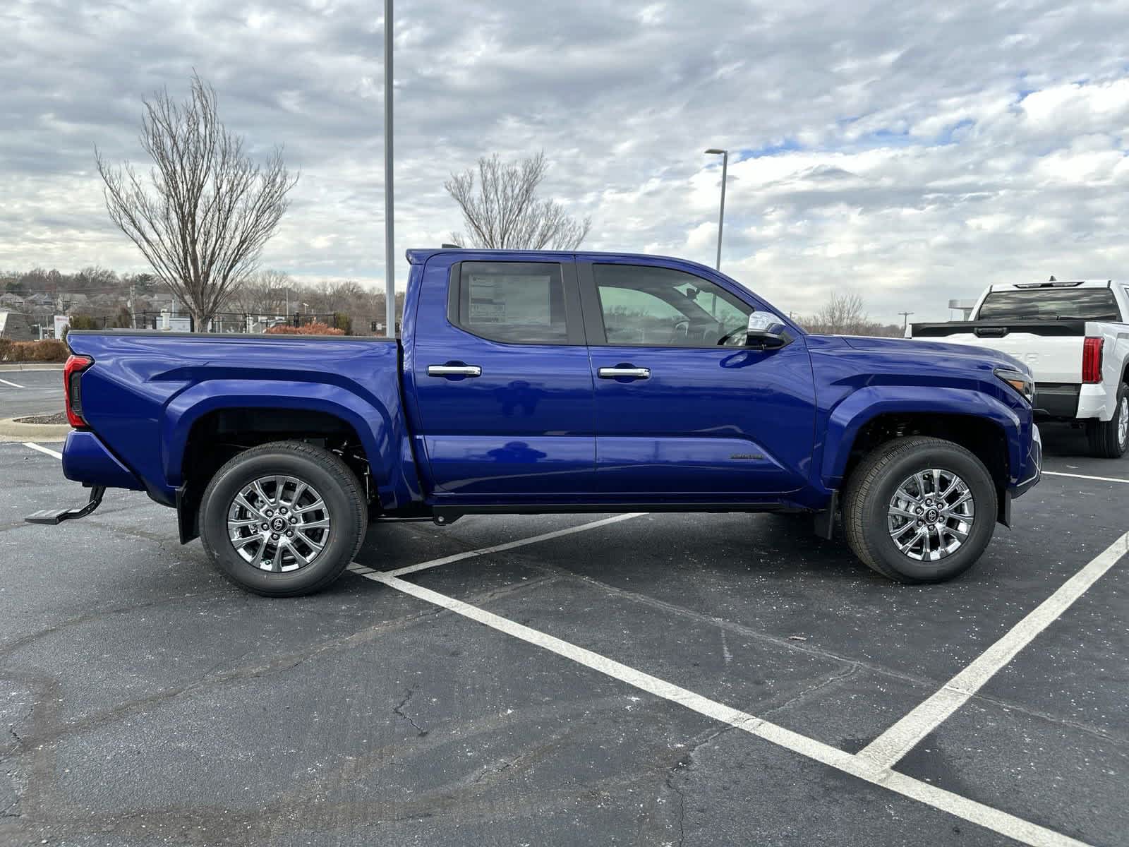 2024 Toyota Tacoma Limited Double Cab 5 Bed AT 9