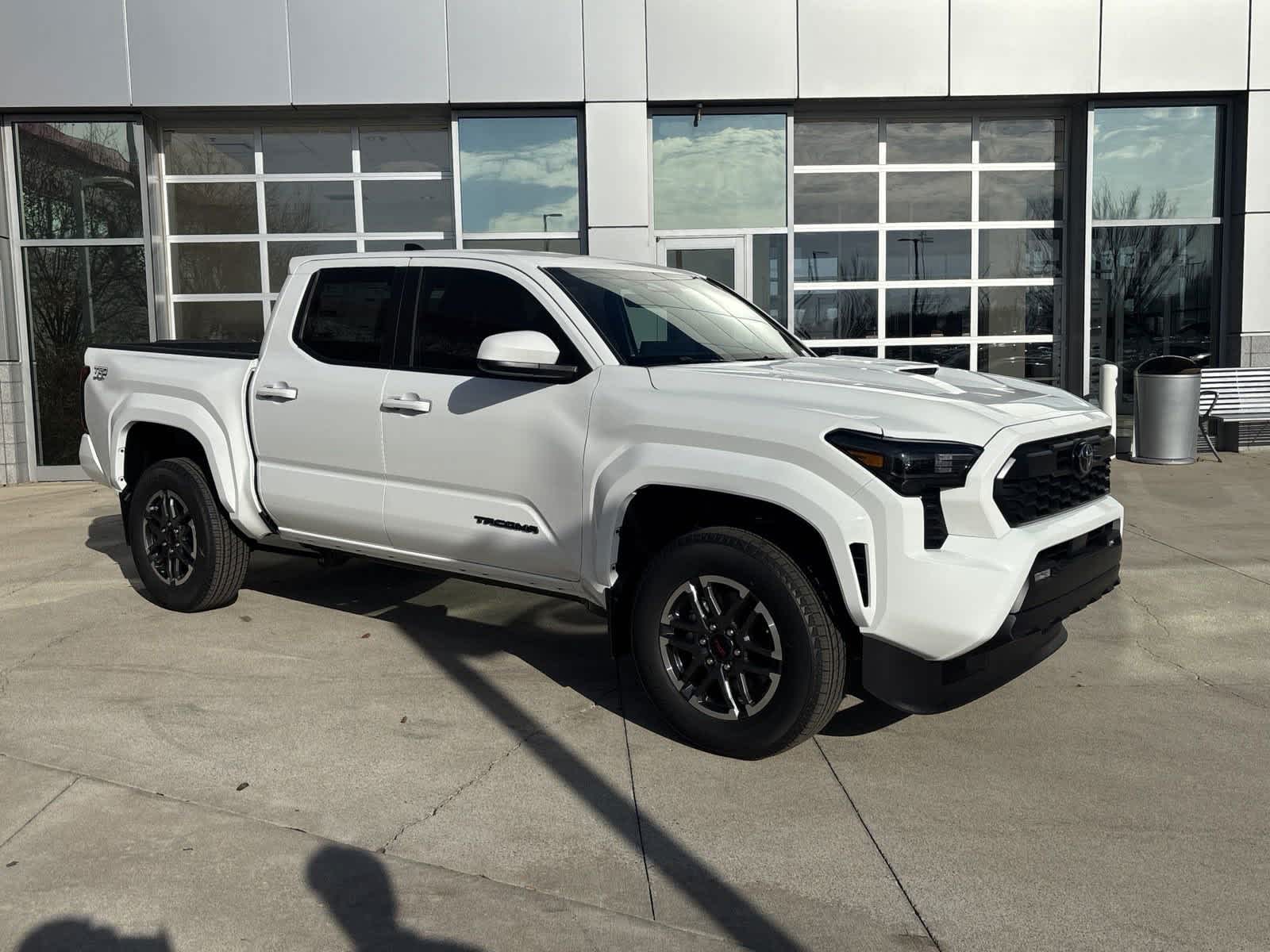 2024 Toyota Tacoma TRD Sport Double Cab 5 Bed AT 2