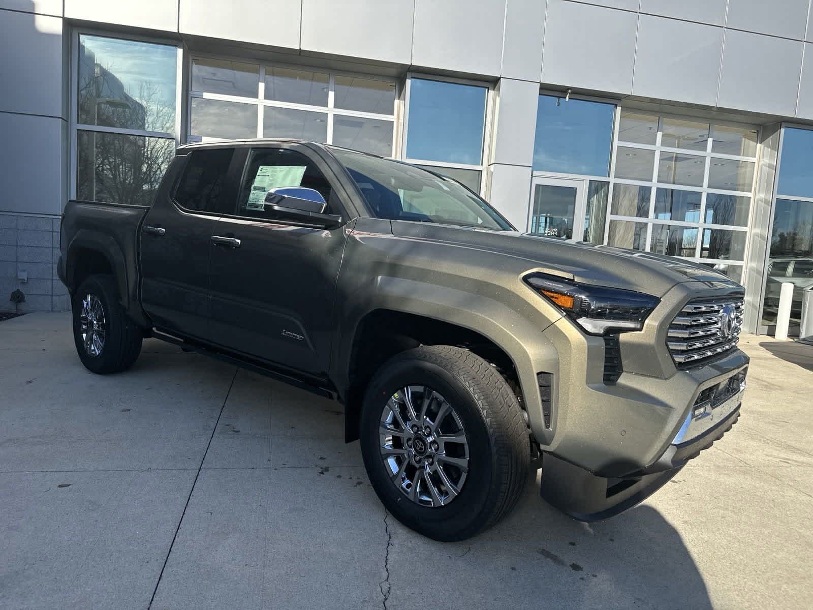 2025 Toyota Tacoma Limited Double Cab 5 Bed AT 2