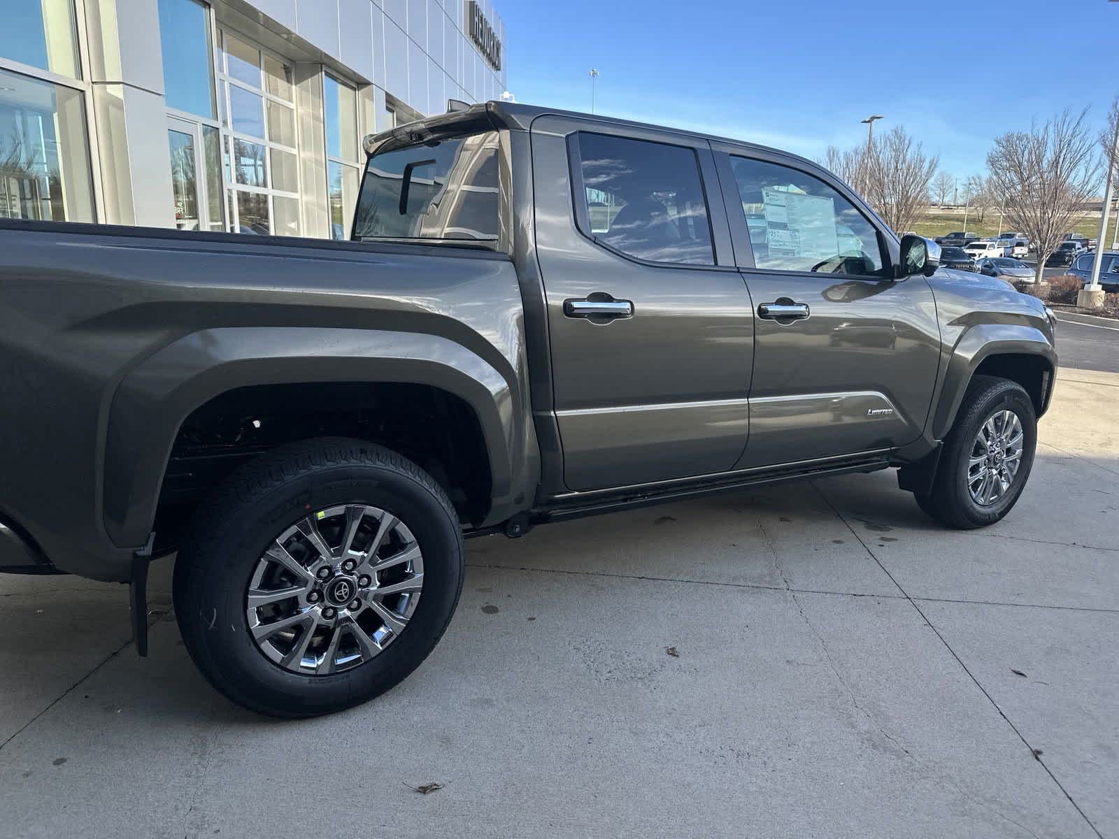 2025 Toyota Tacoma Limited Double Cab 5 Bed AT 8