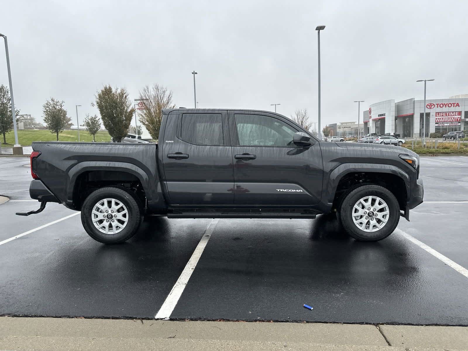 2024 Toyota Tacoma SR5 Double Cab 5 Bed AT 9