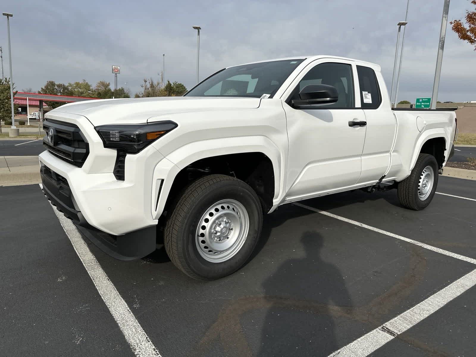 2024 Toyota Tacoma SR XtraCab 6 Bed AT 4