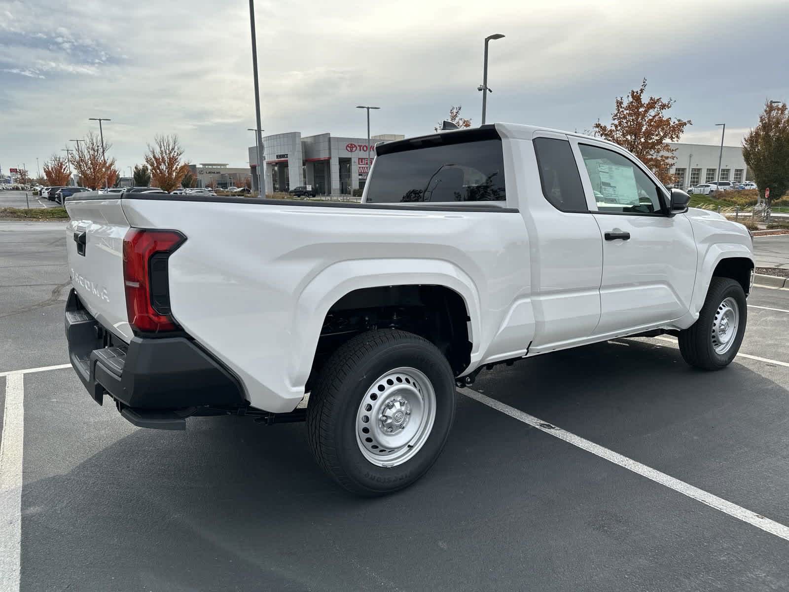 2024 Toyota Tacoma SR XtraCab 6 Bed AT 8