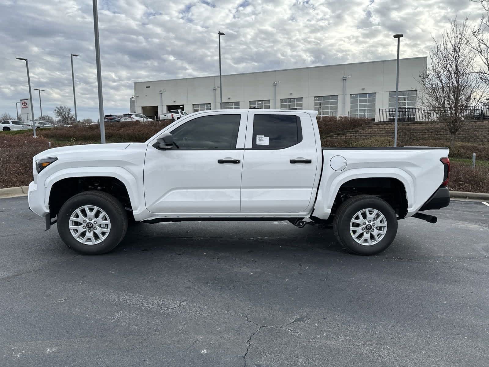 2024 Toyota Tacoma SR Double Cab 5 Bed AT 5