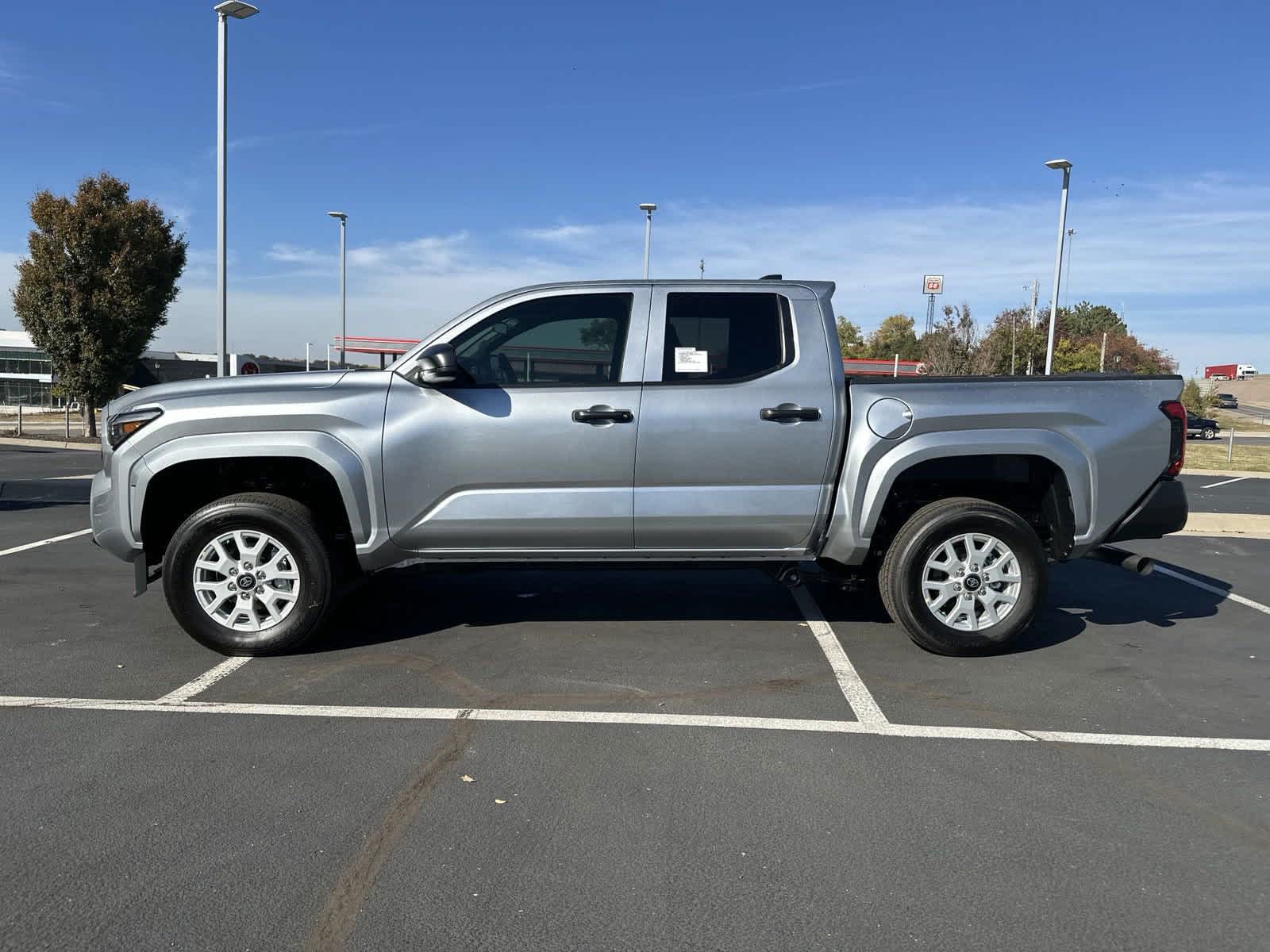 2024 Toyota Tacoma SR Double Cab 5 Bed AT 5