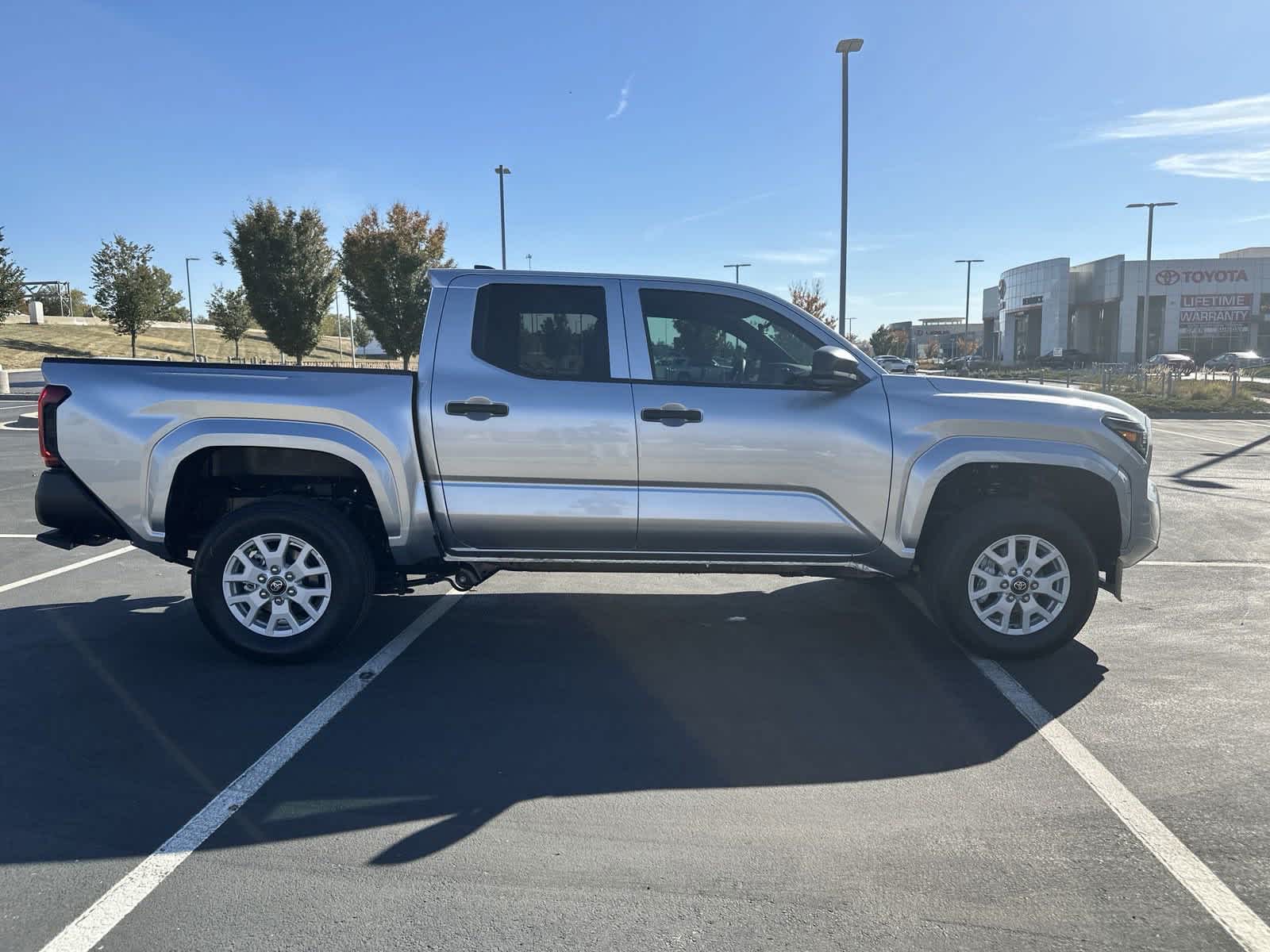 2024 Toyota Tacoma SR Double Cab 5 Bed AT 9