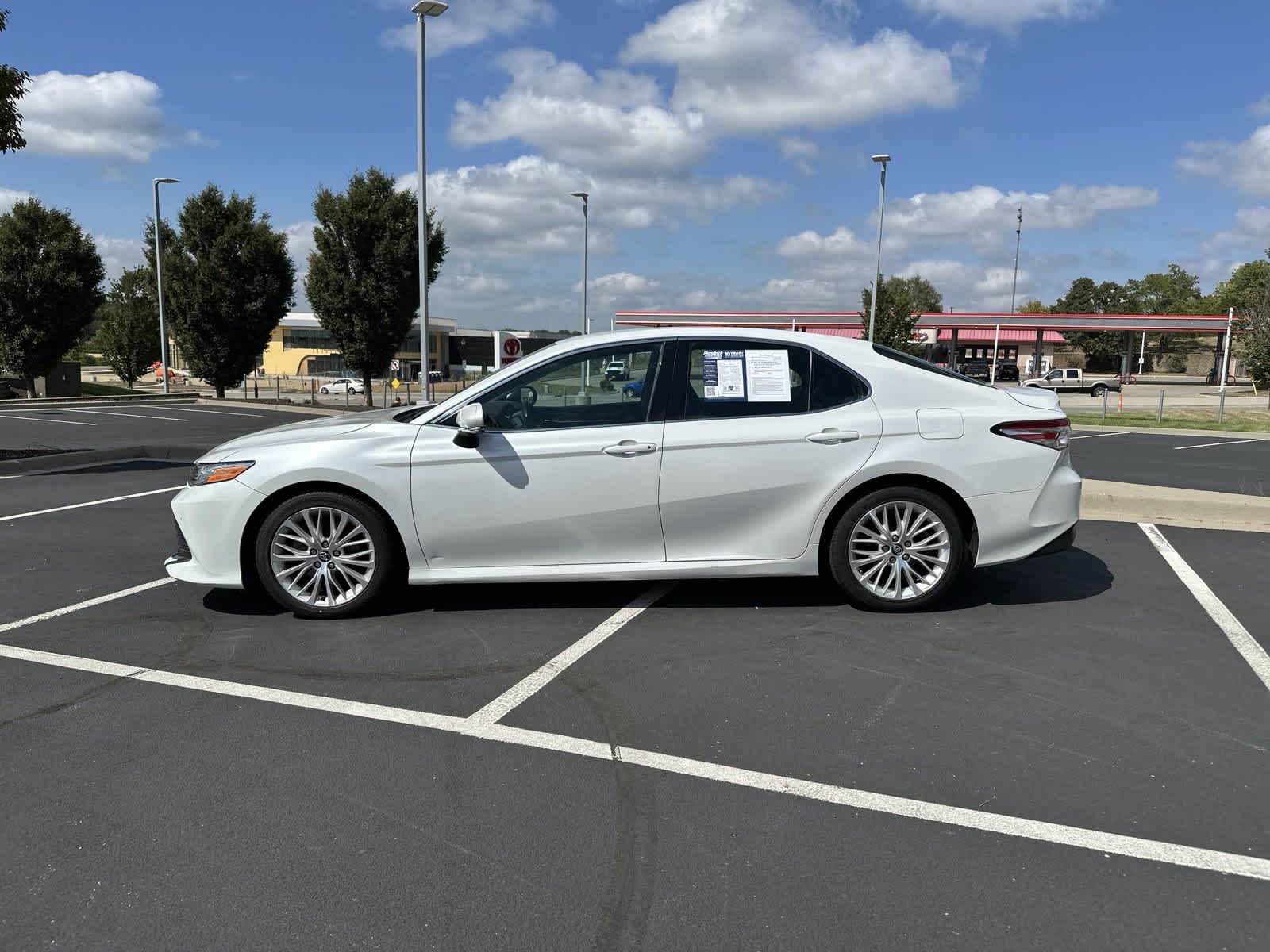 2018 Toyota Camry XLE 6