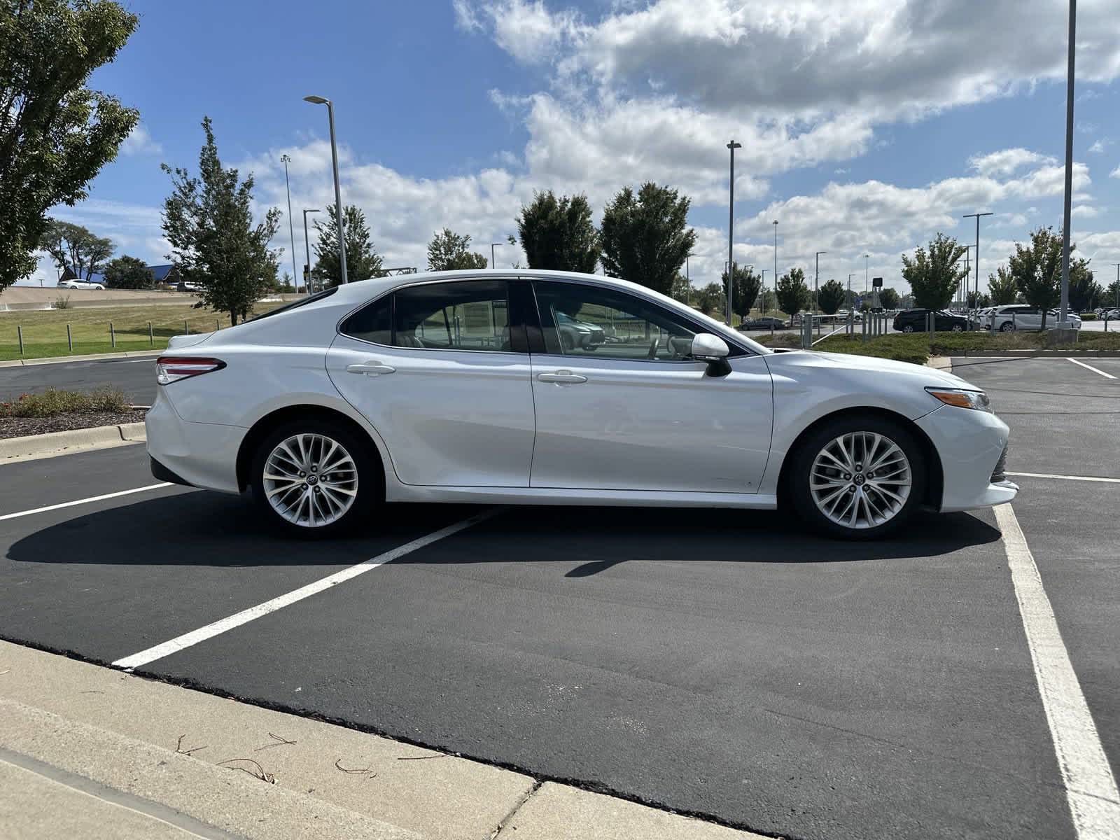 2018 Toyota Camry XLE 10