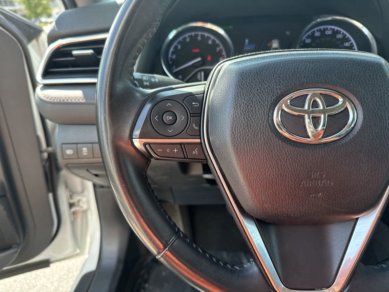 2018 Toyota Camry XLE 18