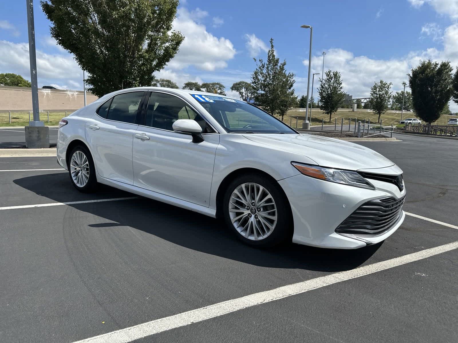 2018 Toyota Camry XLE 2