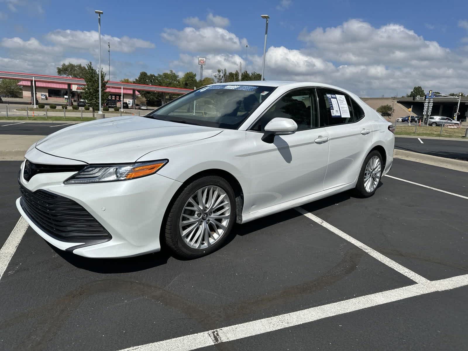 2018 Toyota Camry XLE 4