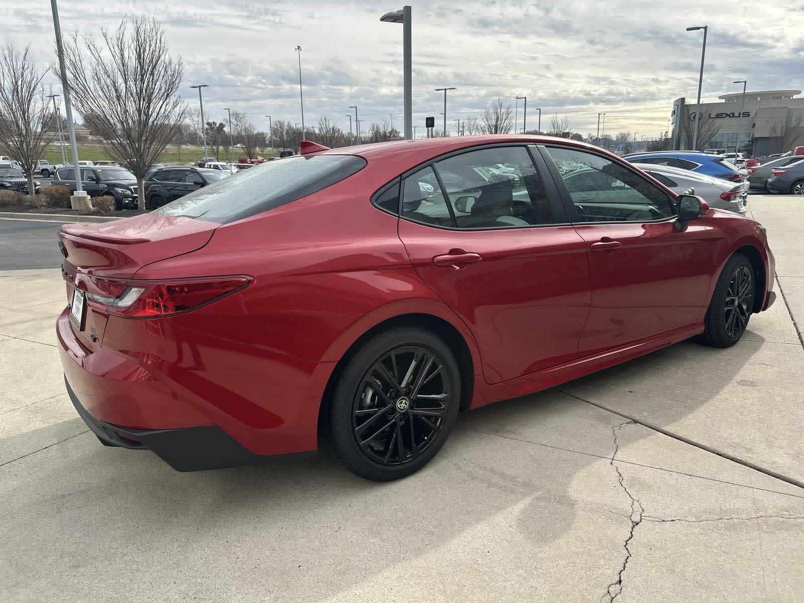 2025 Toyota Camry SE 9