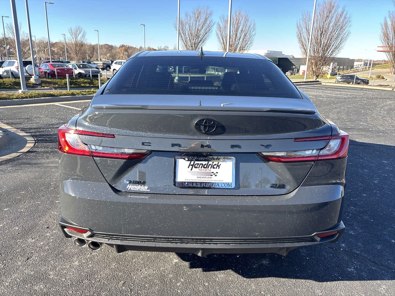 2025 Toyota Camry SE 8