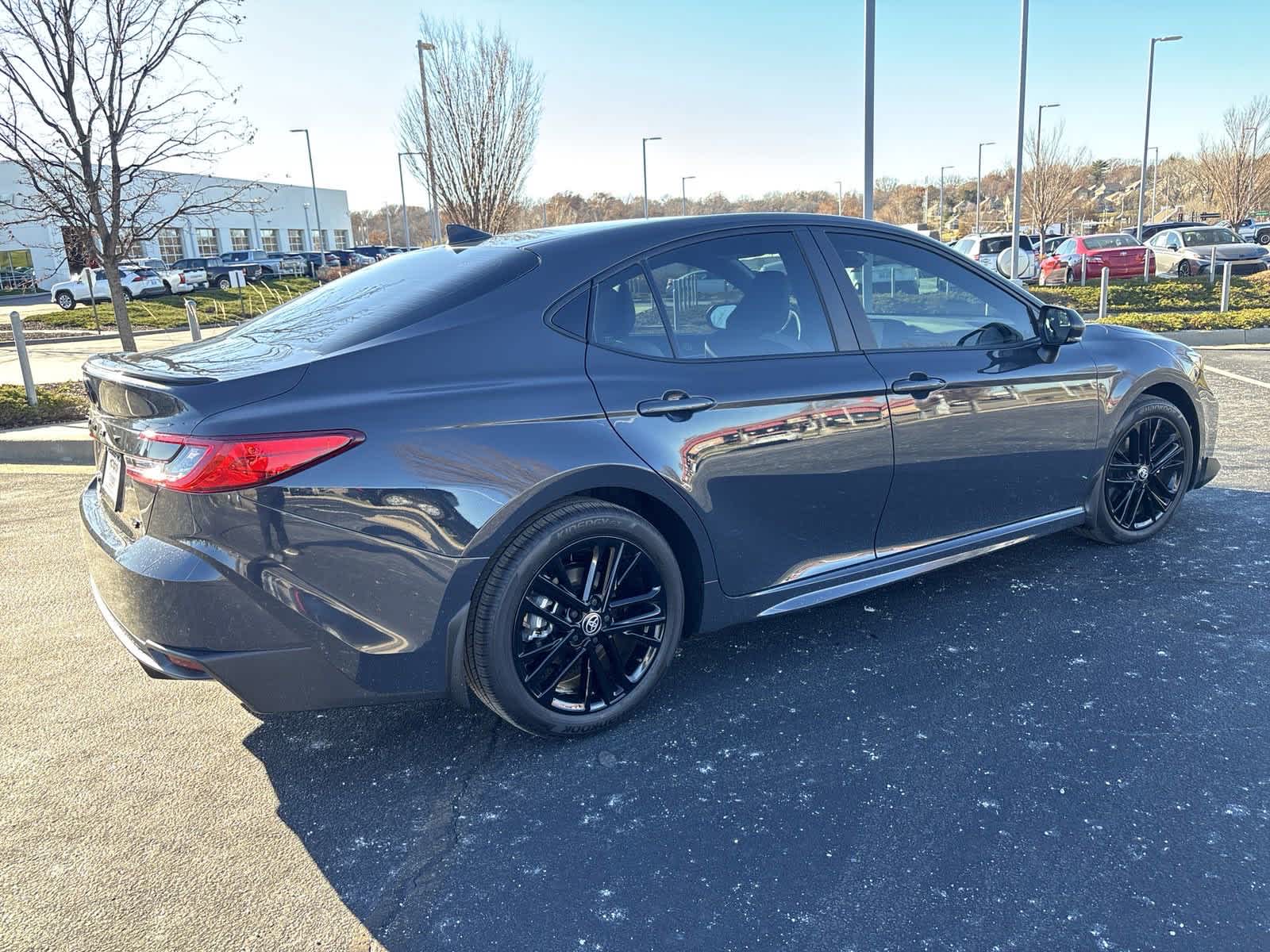 2025 Toyota Camry SE 9