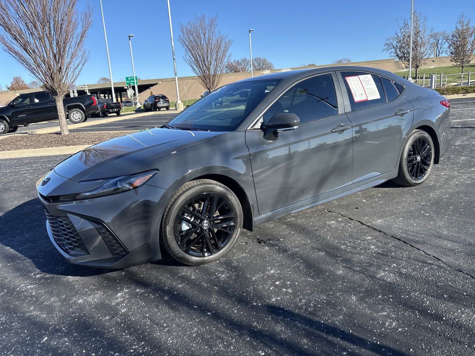 2025 Toyota Camry SE 4