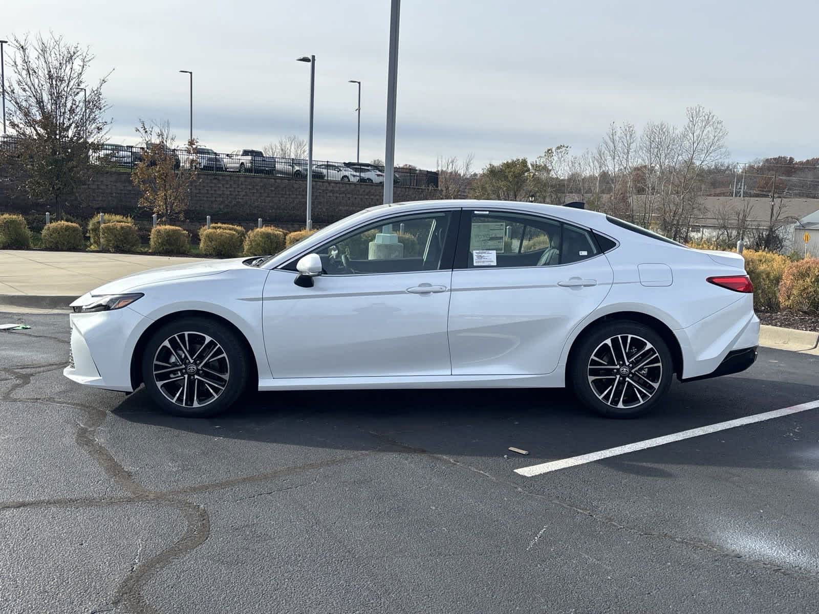 2025 Toyota Camry XLE 5