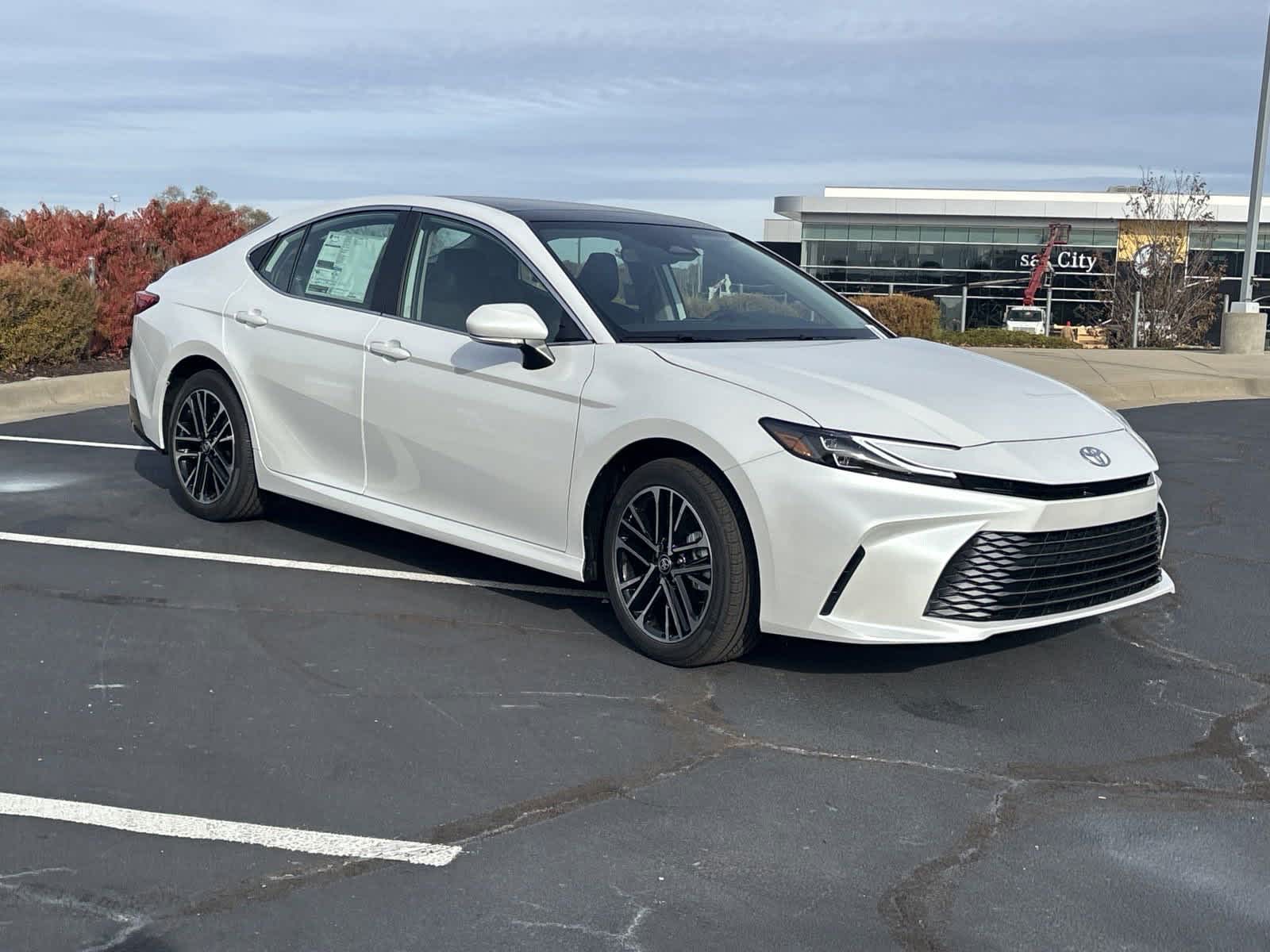 2025 Toyota Camry XLE 2