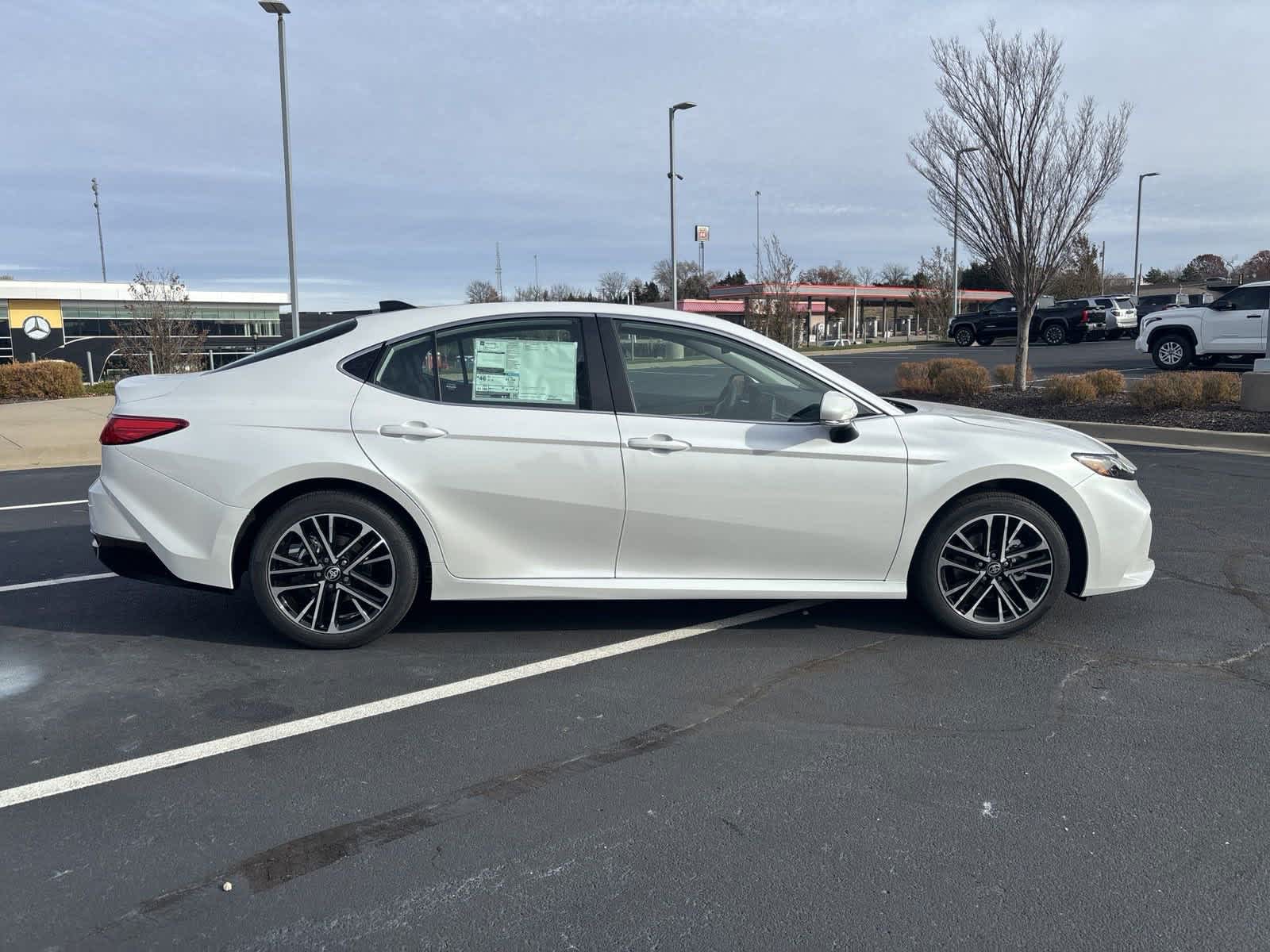 2025 Toyota Camry XLE 9