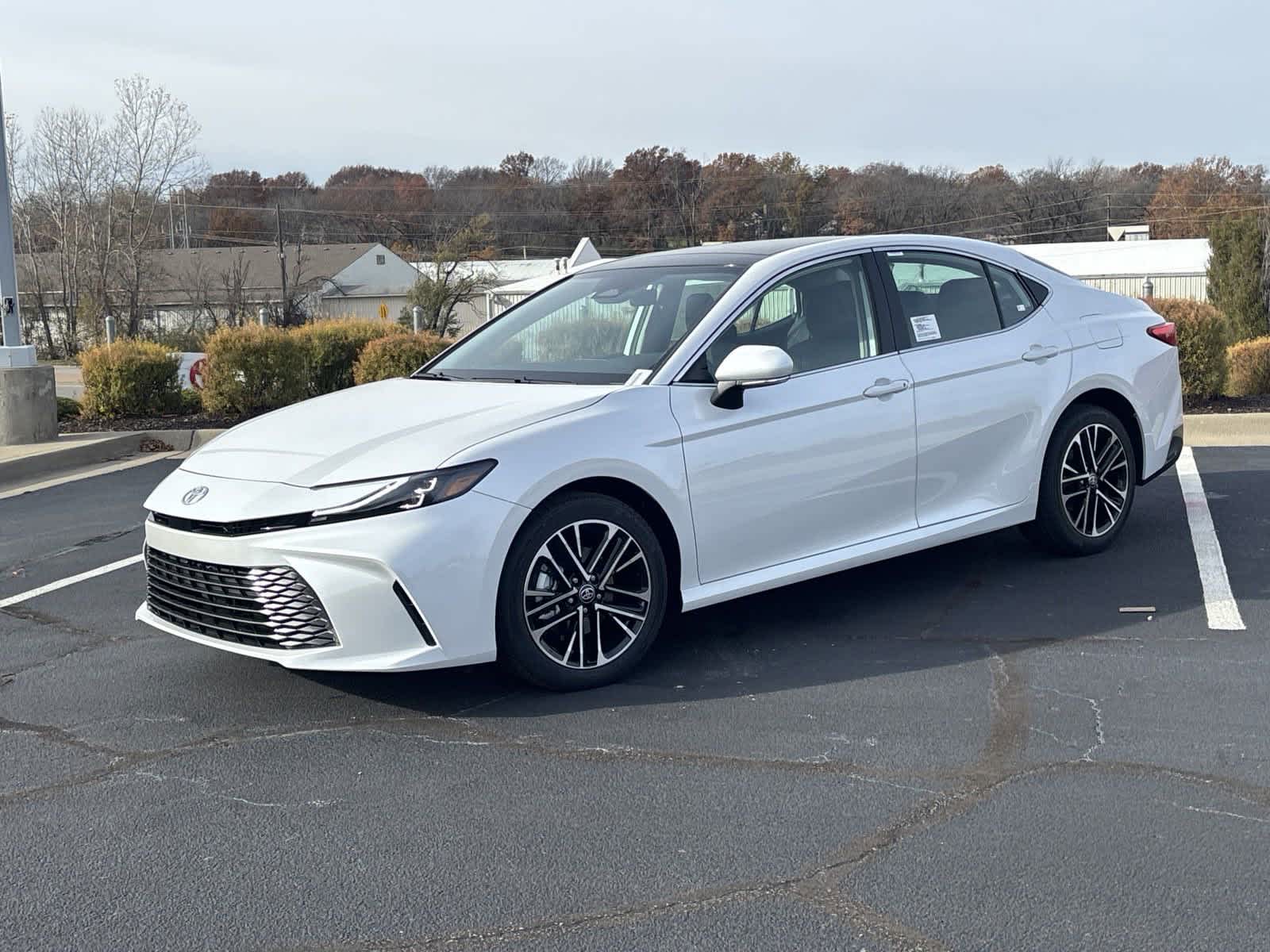 2025 Toyota Camry XLE 4