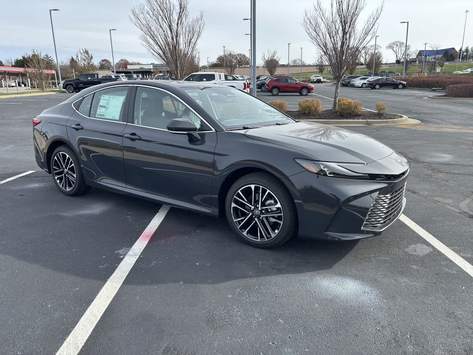 2025 Toyota Camry XLE 2