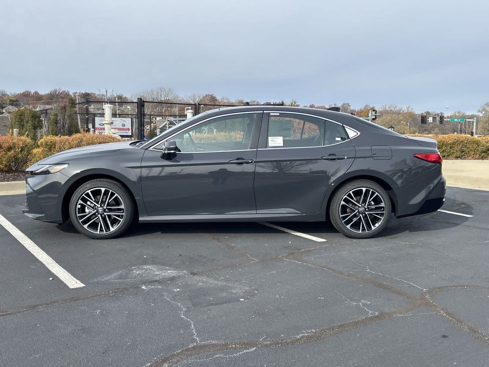 2025 Toyota Camry XLE 5