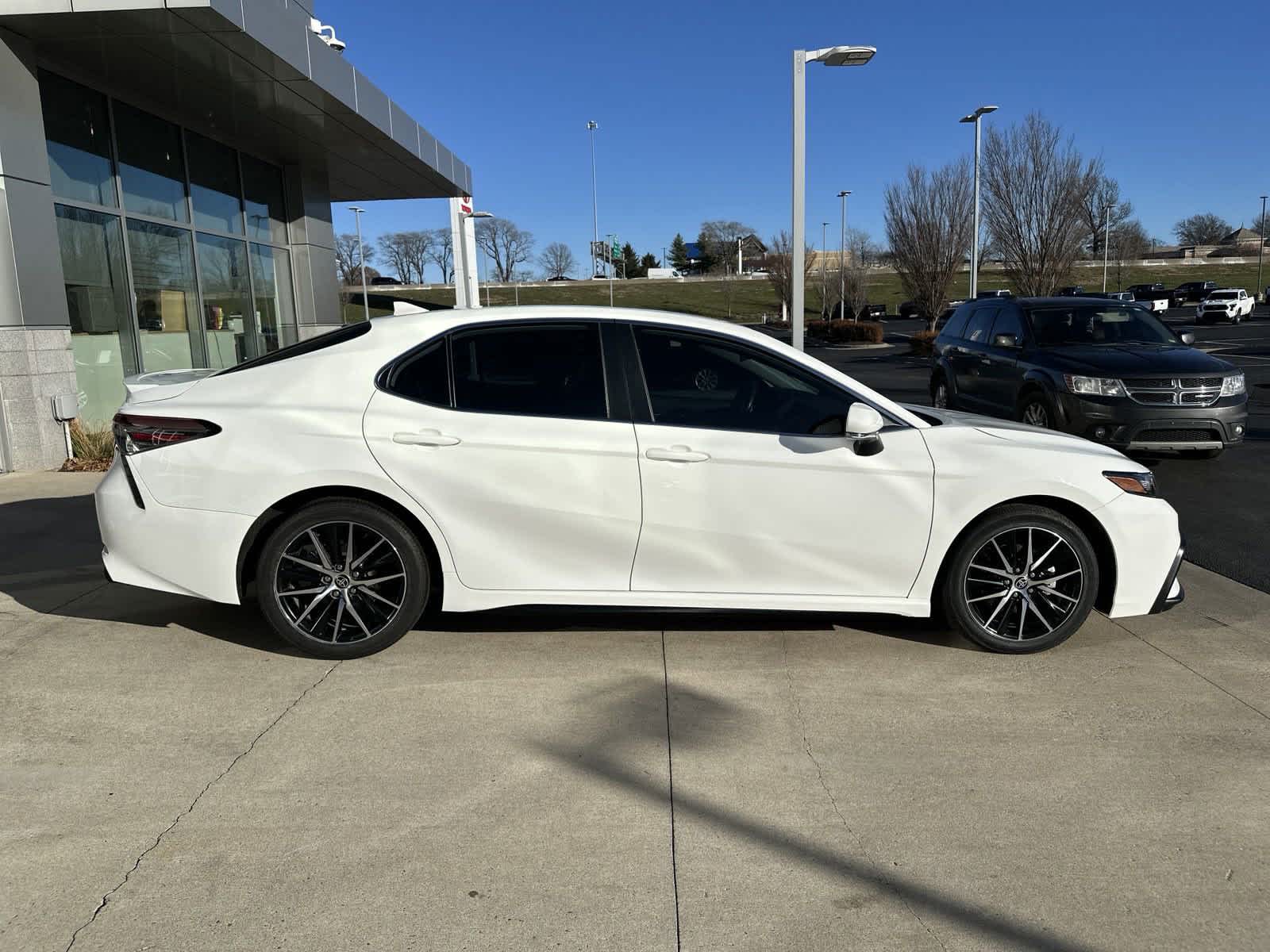 2023 Toyota Camry SE 10