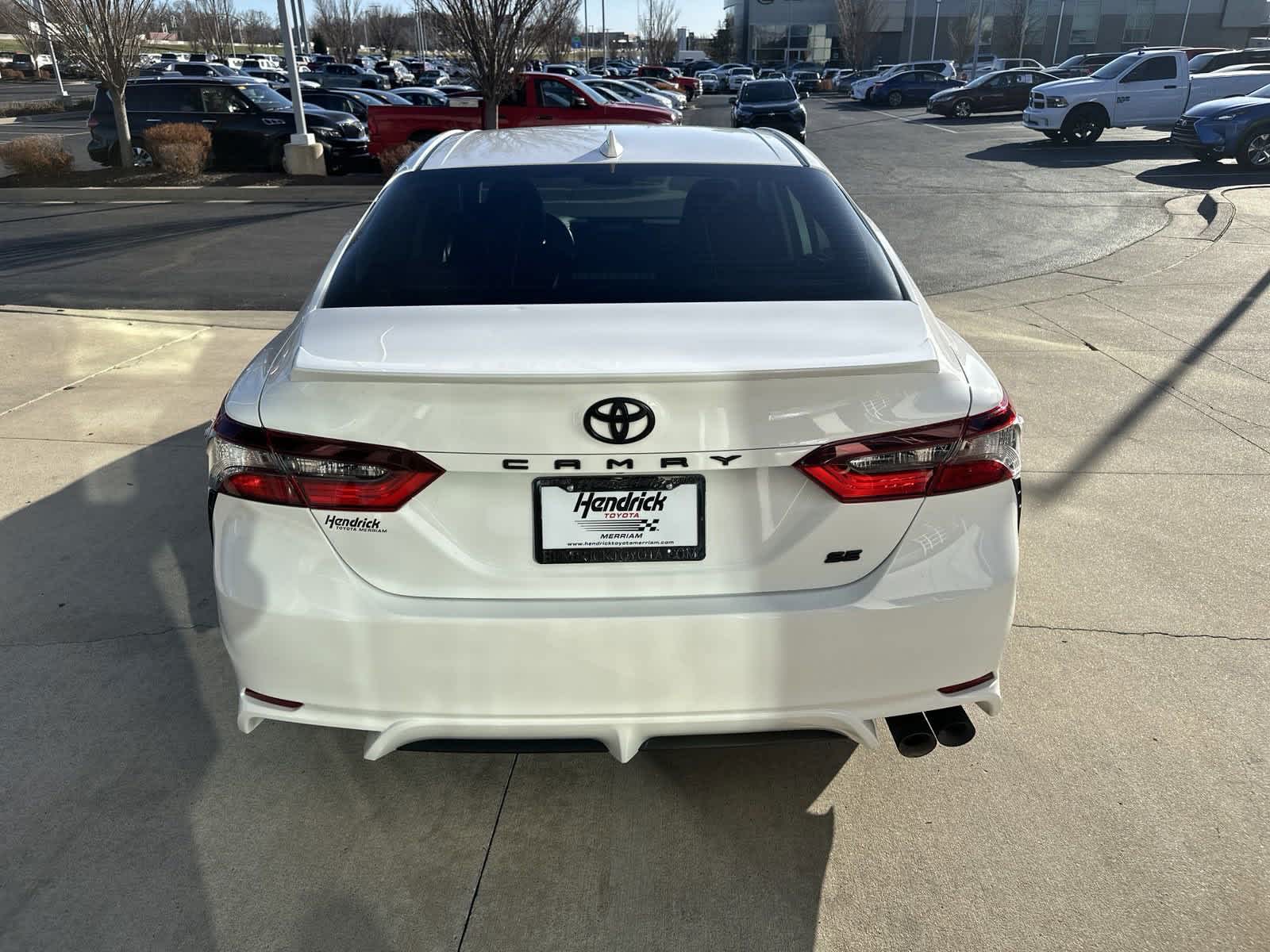 2023 Toyota Camry SE 8