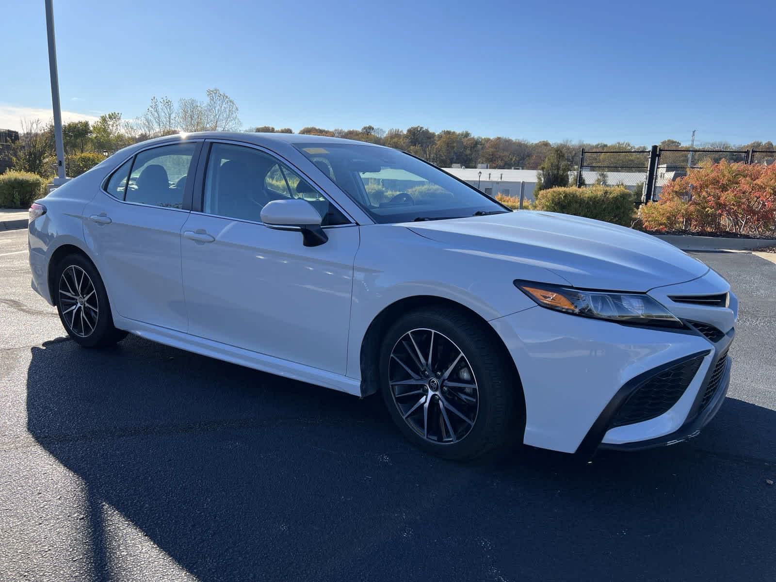 2022 Toyota Camry SE 13