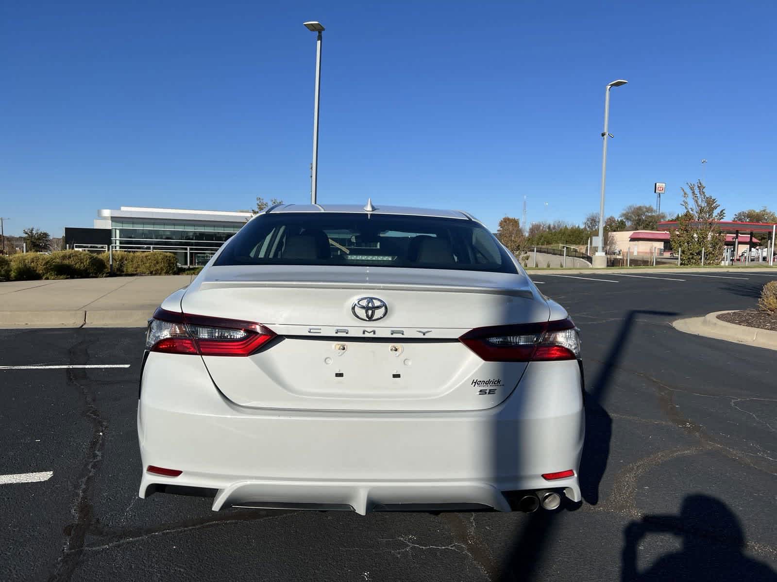 2022 Toyota Camry SE 18