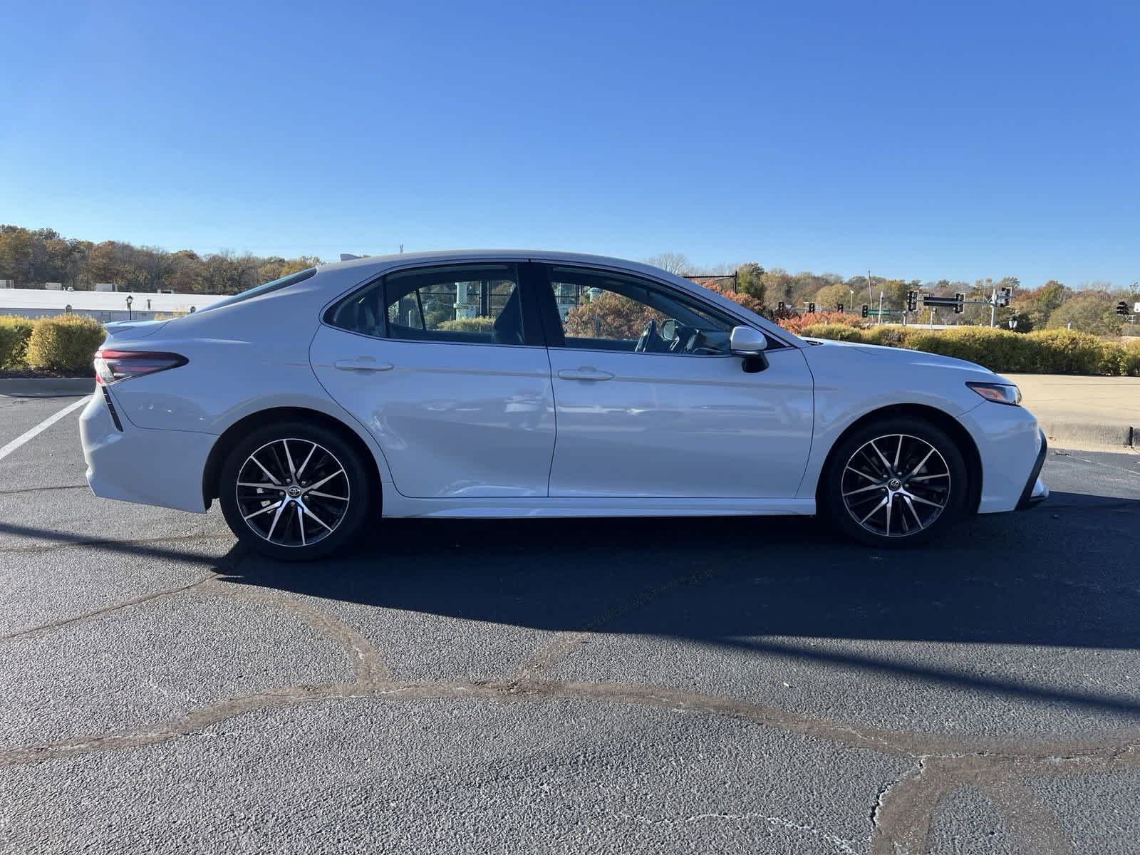 2022 Toyota Camry SE 20