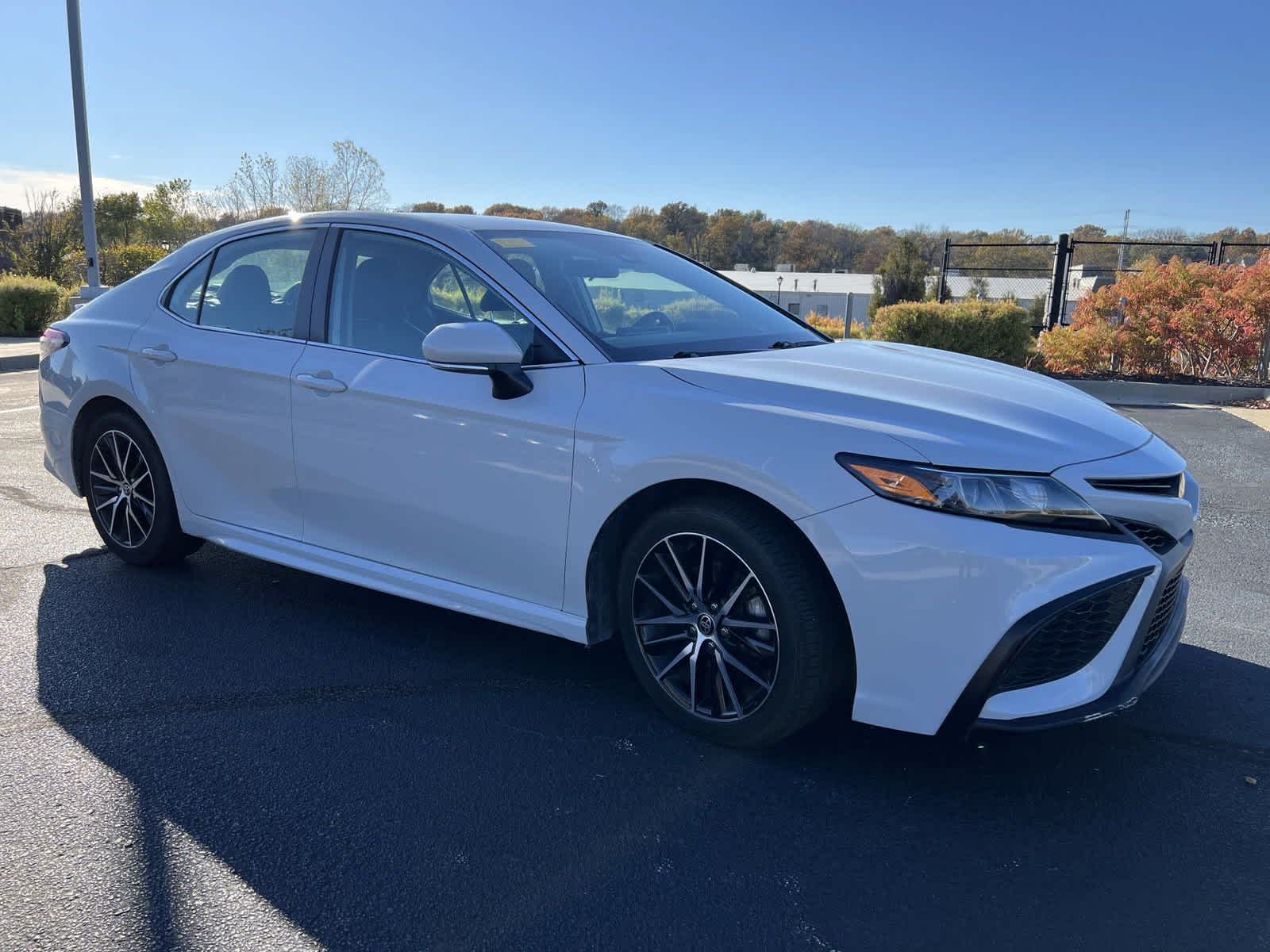 2022 Toyota Camry SE 12