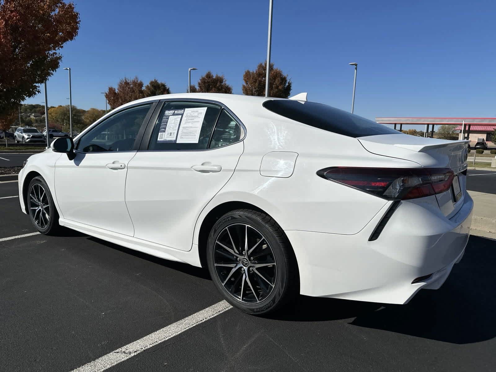 2022 Toyota Camry SE 7