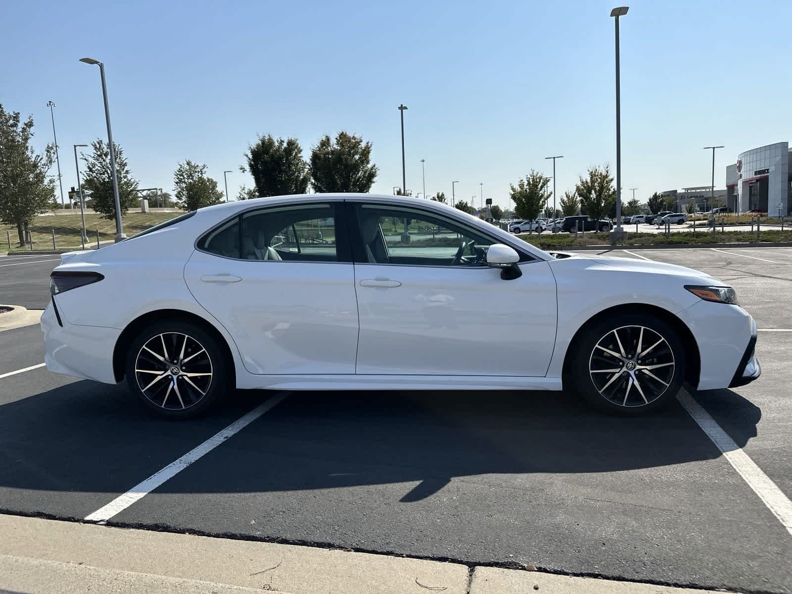 2022 Toyota Camry SE 10