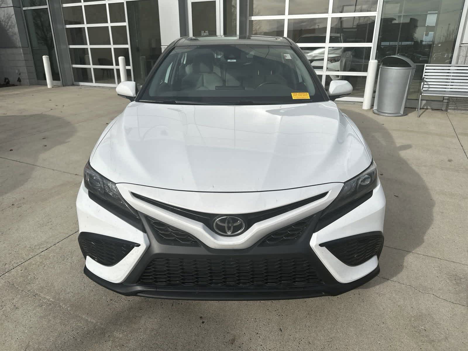 2021 Toyota Camry SE 3