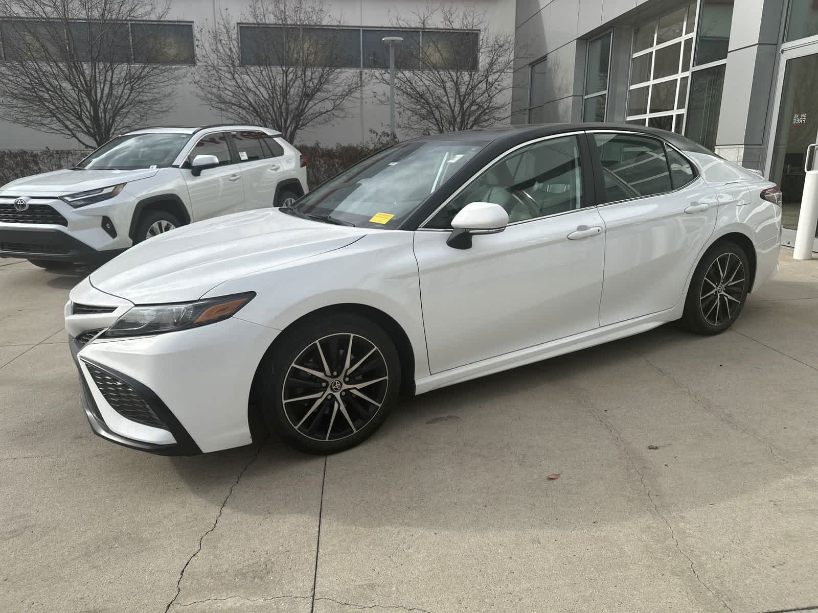 2021 Toyota Camry SE 4