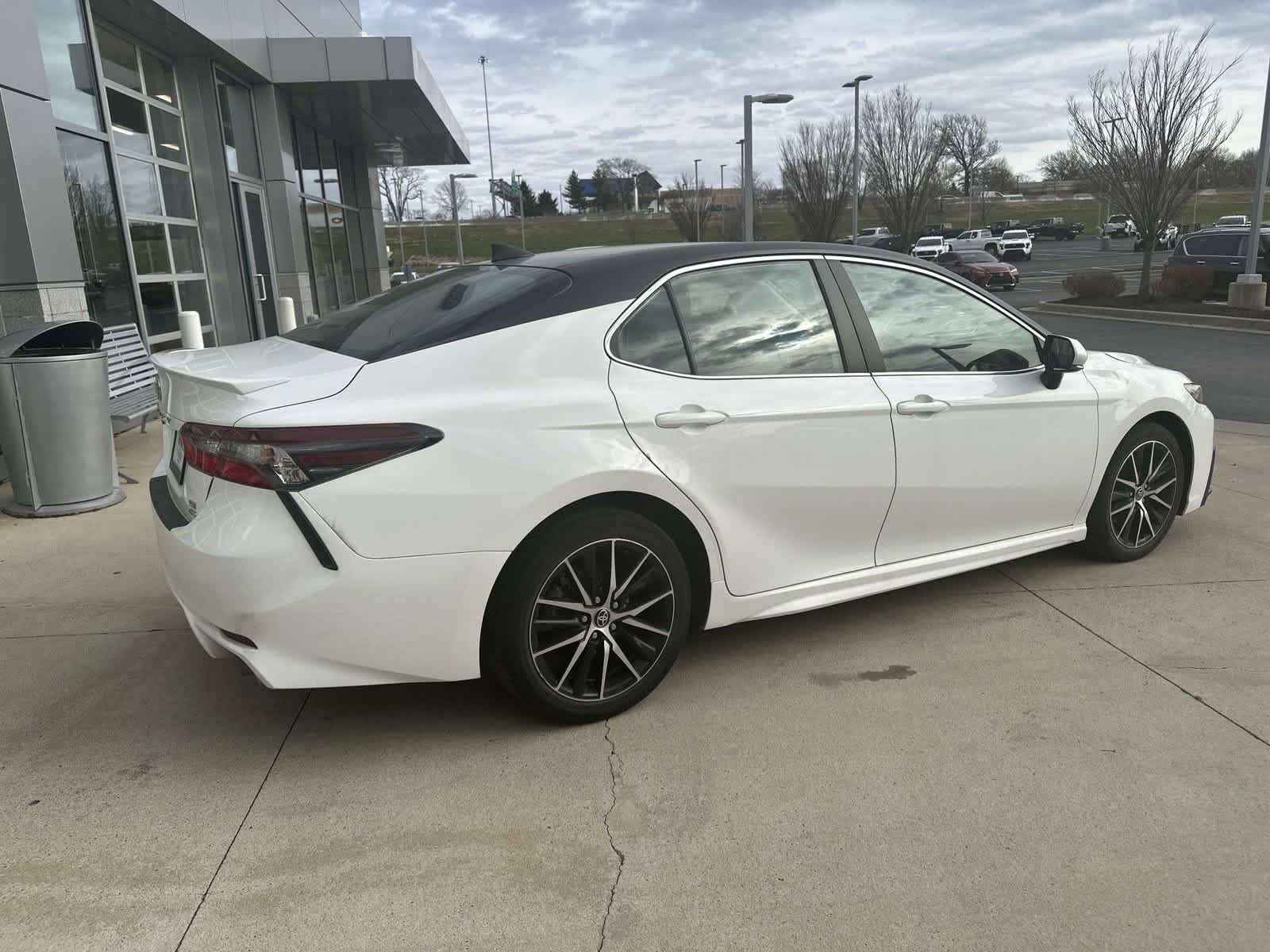 2021 Toyota Camry SE 9